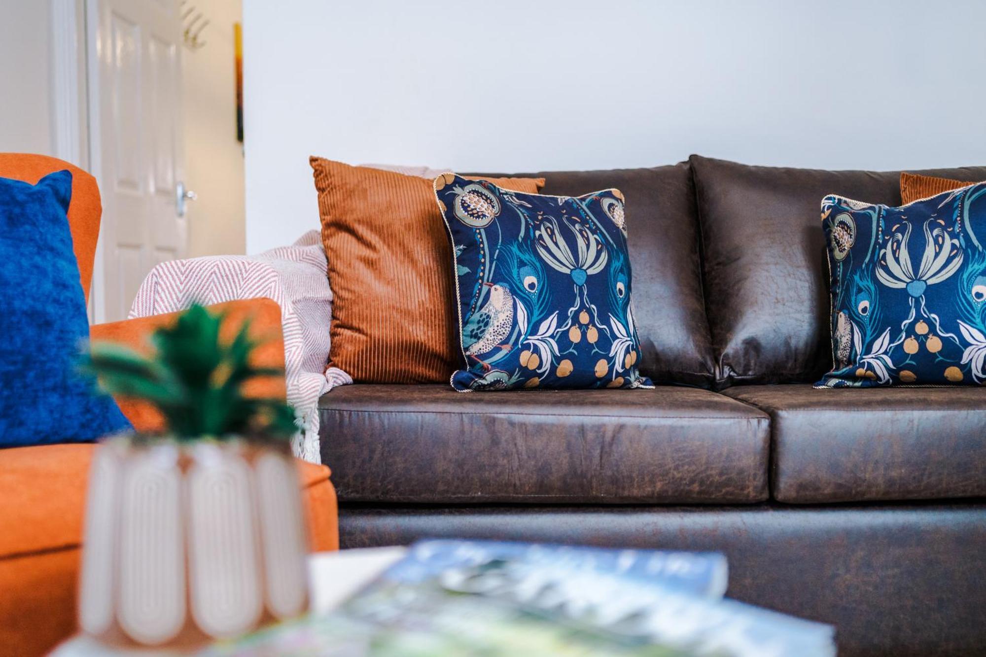 New! Spacious 2-Bed Home In Chester City-Centre By 53 Degrees Property, Ideal For Couples & Small Groups, Great Location - Sleeps 5 Eksteriør bilde