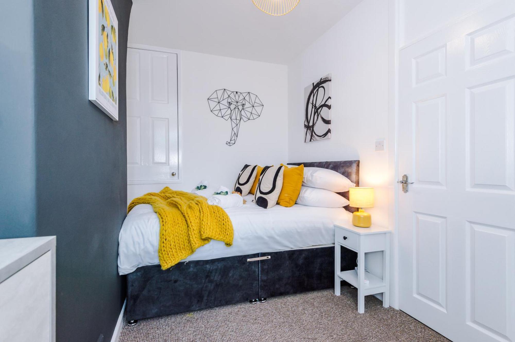New! Spacious 2-Bed Home In Chester City-Centre By 53 Degrees Property, Ideal For Couples & Small Groups, Great Location - Sleeps 5 Eksteriør bilde