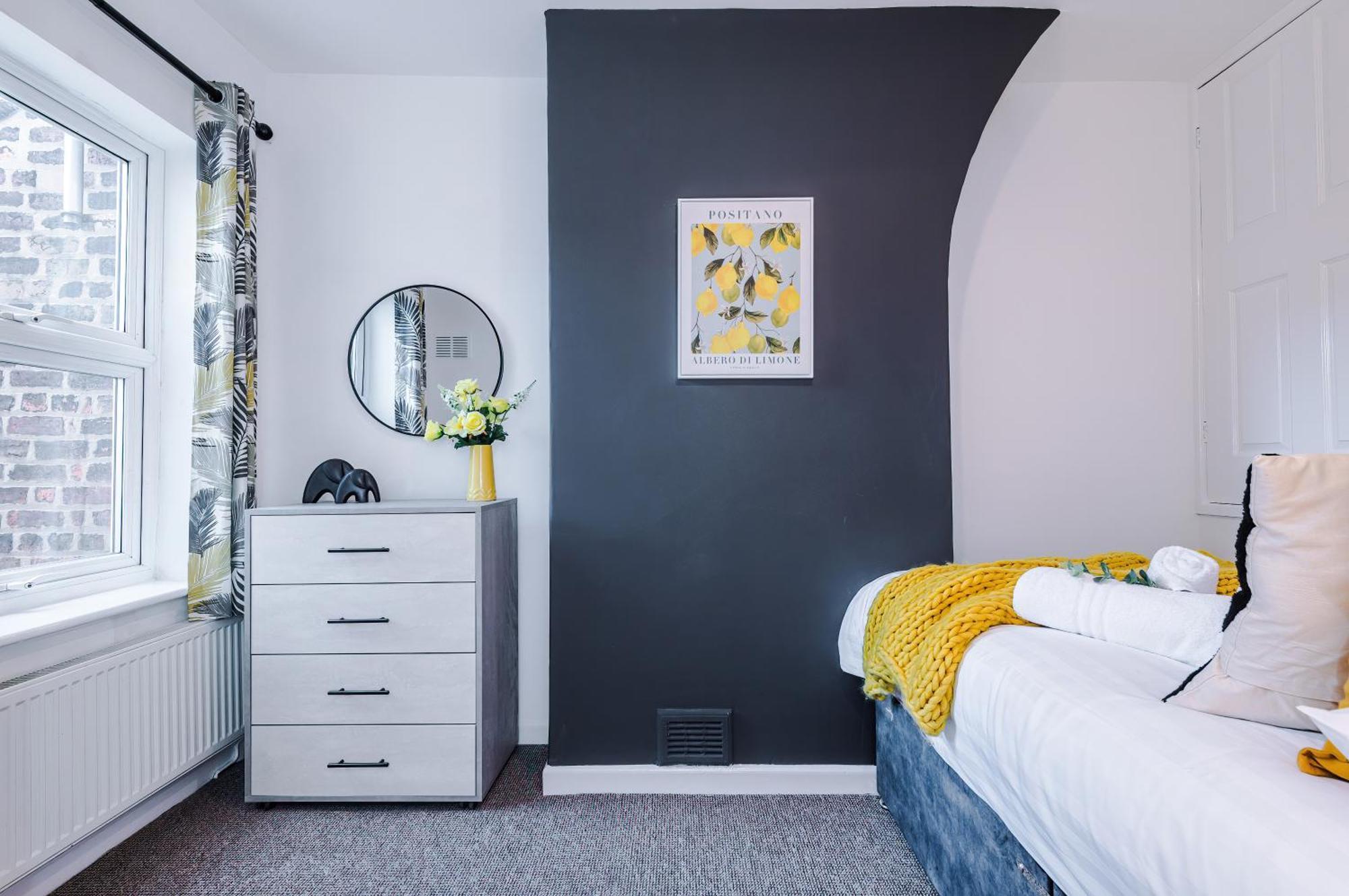 New! Spacious 2-Bed Home In Chester City-Centre By 53 Degrees Property, Ideal For Couples & Small Groups, Great Location - Sleeps 5 Eksteriør bilde
