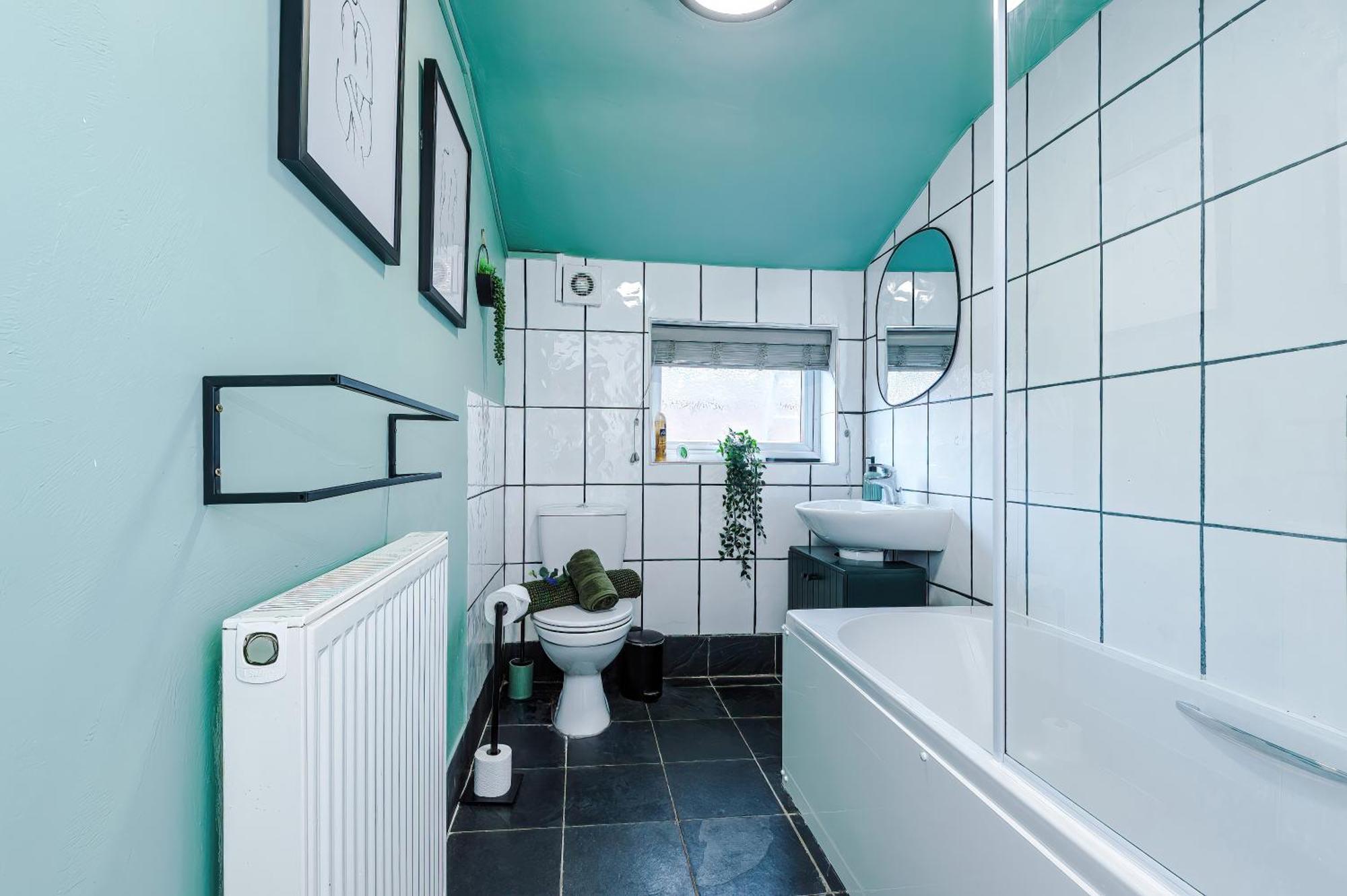 New! Spacious 2-Bed Home In Chester City-Centre By 53 Degrees Property, Ideal For Couples & Small Groups, Great Location - Sleeps 5 Eksteriør bilde