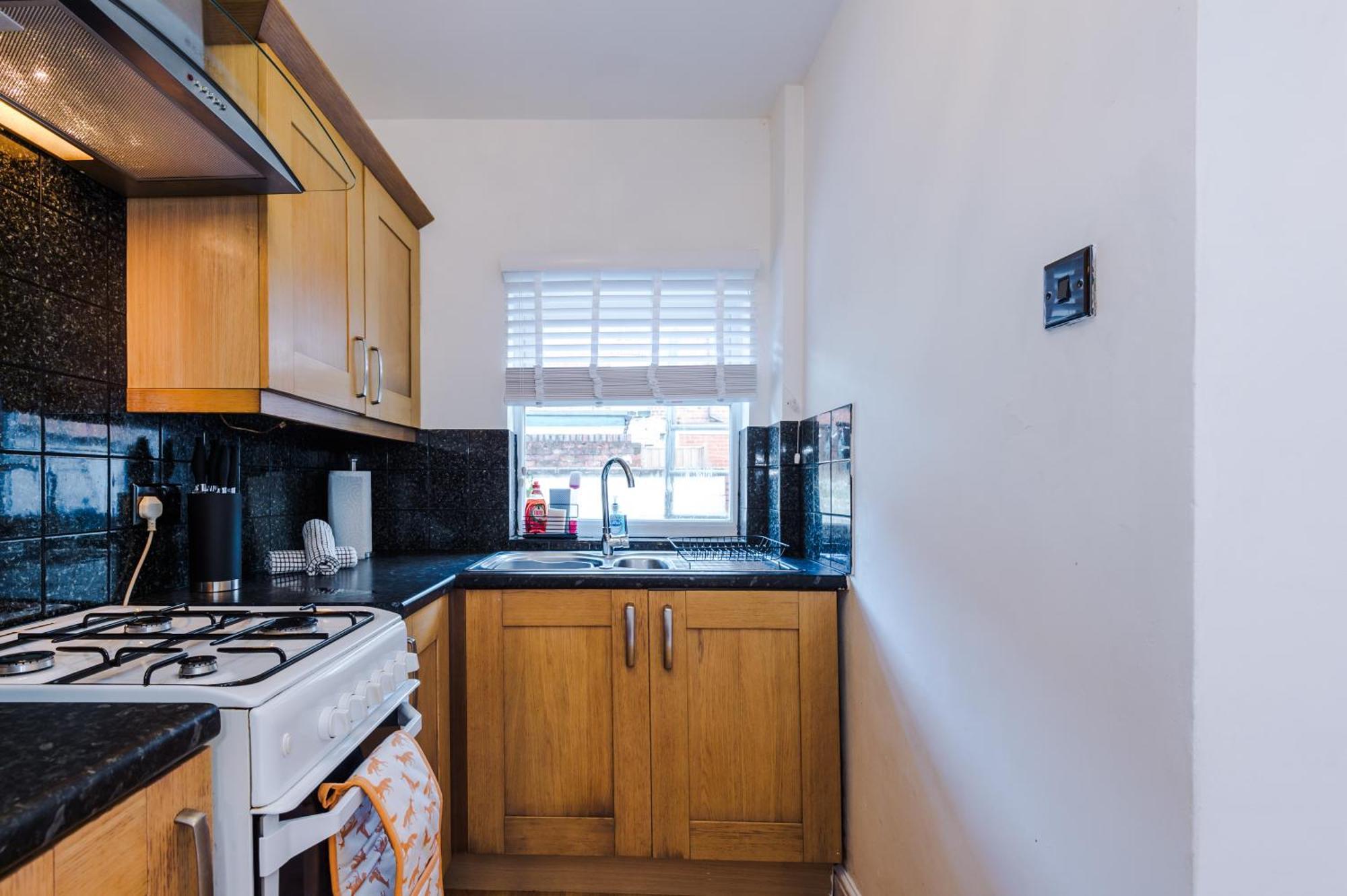 New! Spacious 2-Bed Home In Chester City-Centre By 53 Degrees Property, Ideal For Couples & Small Groups, Great Location - Sleeps 5 Eksteriør bilde