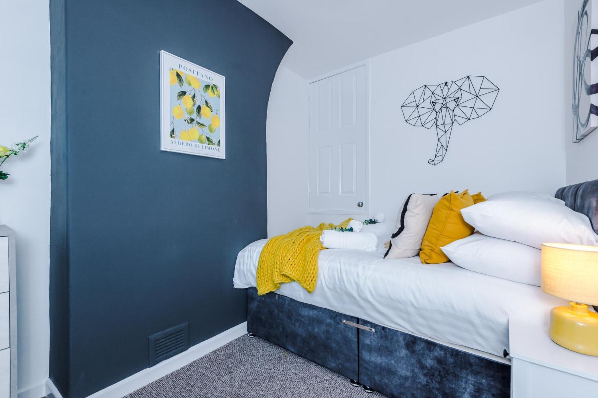 New! Spacious 2-Bed Home In Chester City-Centre By 53 Degrees Property, Ideal For Couples & Small Groups, Great Location - Sleeps 5 Eksteriør bilde