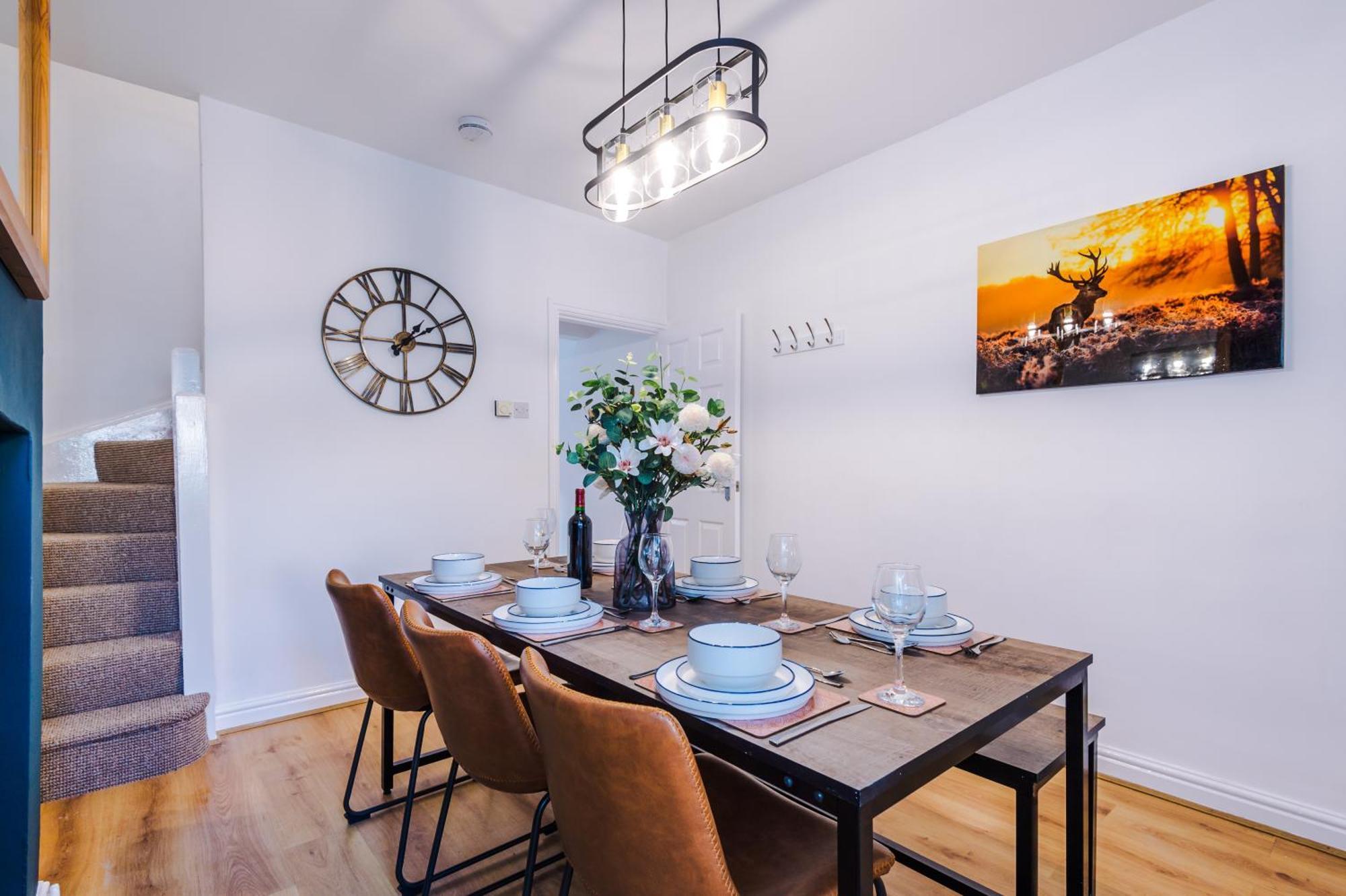 New! Spacious 2-Bed Home In Chester City-Centre By 53 Degrees Property, Ideal For Couples & Small Groups, Great Location - Sleeps 5 Eksteriør bilde